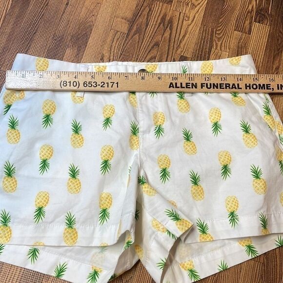 Old Navy women’s shorts. Pineapple print. Size 2. - Picture 8 of 10